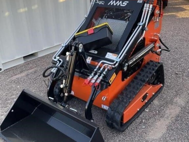 2025-mms-36c-stand-up-skid-steer-image-2