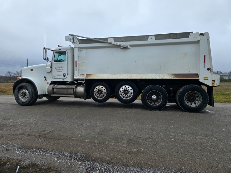 peterbilt-367-image-12