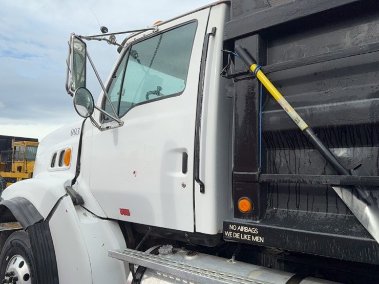 caterpillar-10-image-12