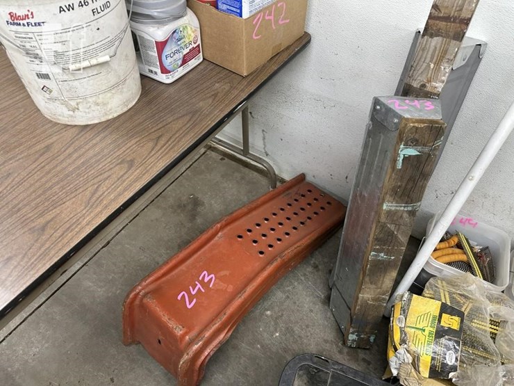 car-ramps-&-saw-horses-image-1