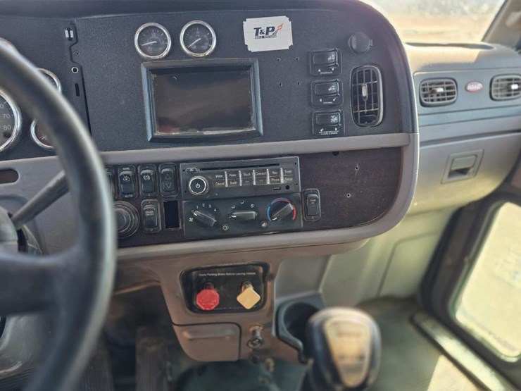 2013-peterbilt-386-image-14