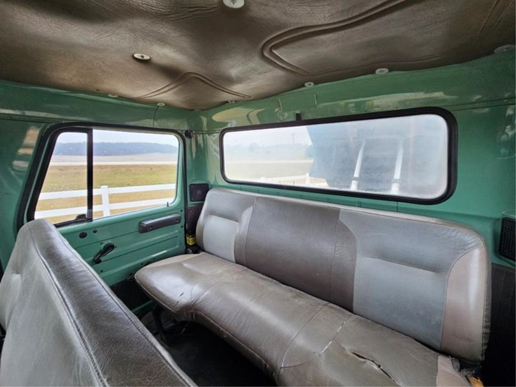 international-4900-image-27