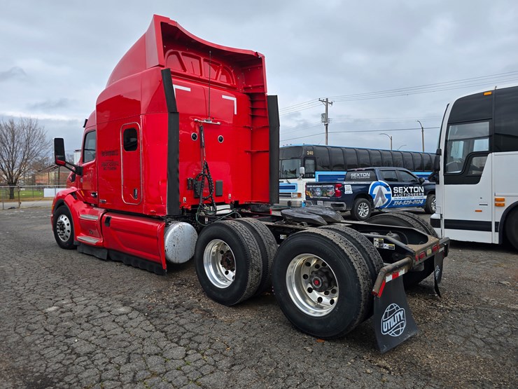 2017-peterbilt-579-image-14