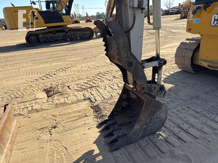 2020-takeuchi-tb260-image-24