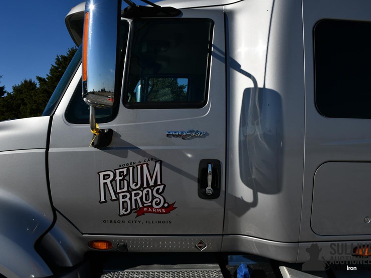 2017-international-prostar-image-13