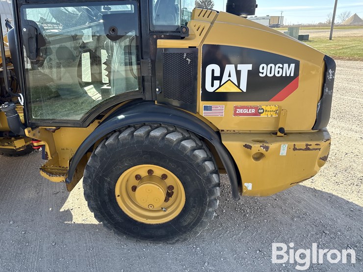 2015-caterpillar-906m-image-18