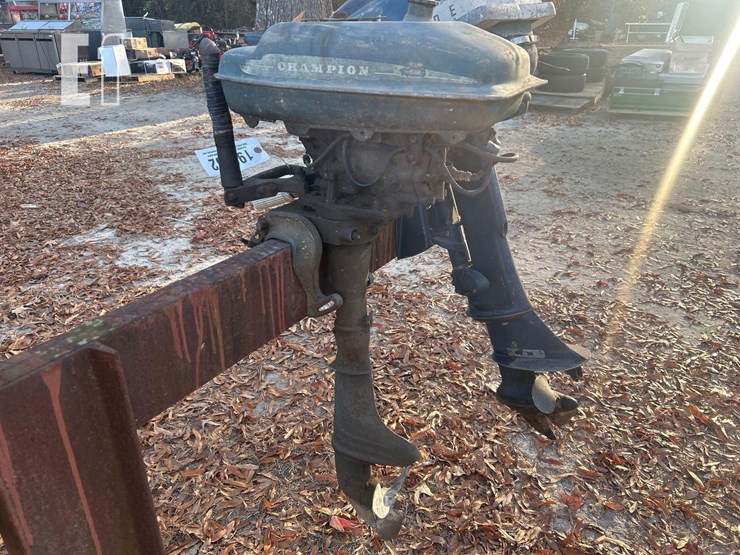 champion-outboard-motor-image-1