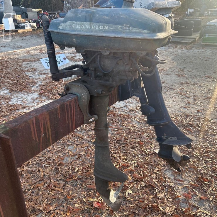 CHAMPION OUTBOARD MOTOR