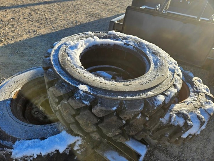 #3084-•-(3)-12-16.5tires-image-22