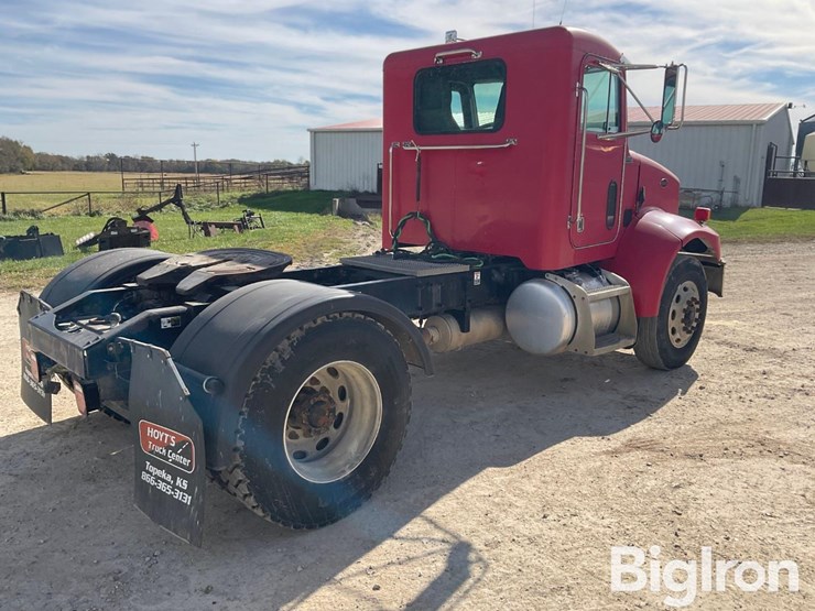 2004-peterbilt-330-image-5