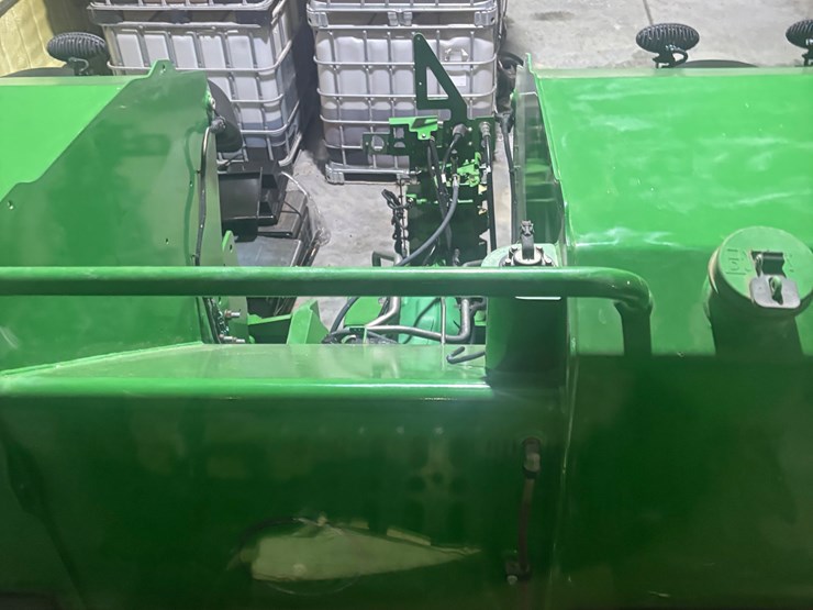 2016-john-deere-9470r-image-11