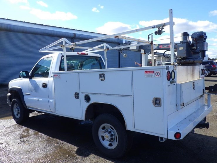 2004-chevrolet-2500hd-image-4