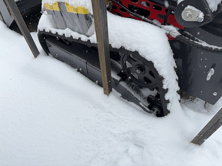 new-agt-ysrt14-mini-track-loader-image-9