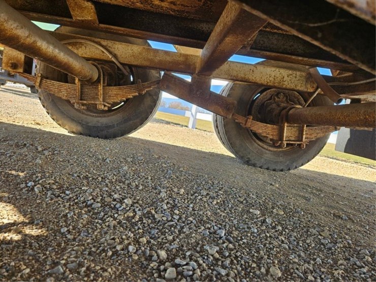 #3272-•-1983-presvac-systems-sewer-vac-image-41