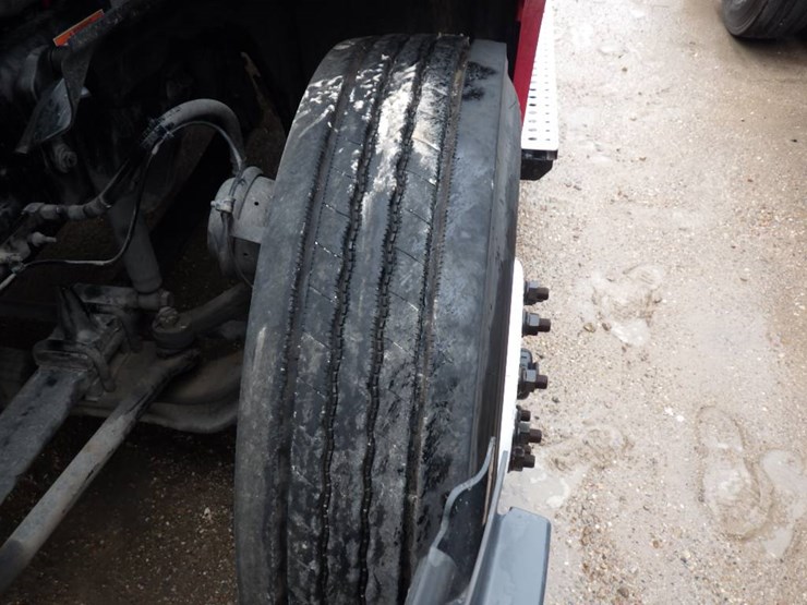 freightliner-cascadia-126-image-24