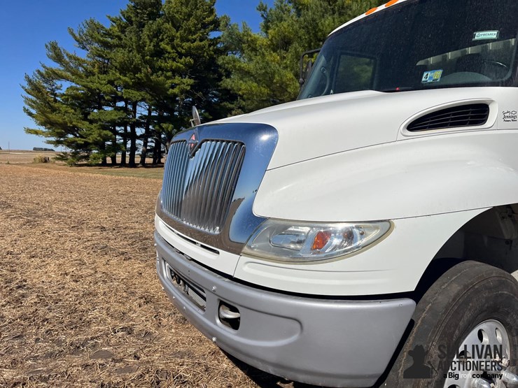 international-durastar-4400-image-11