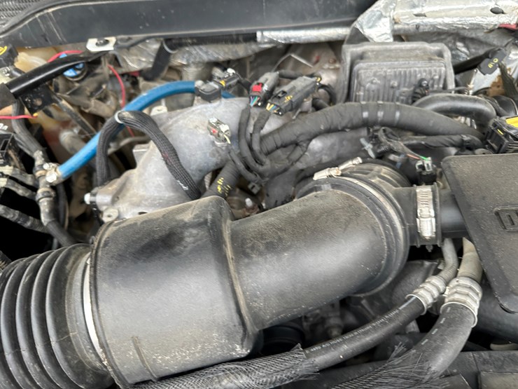 2017-chevrolet-3500hd-image-36