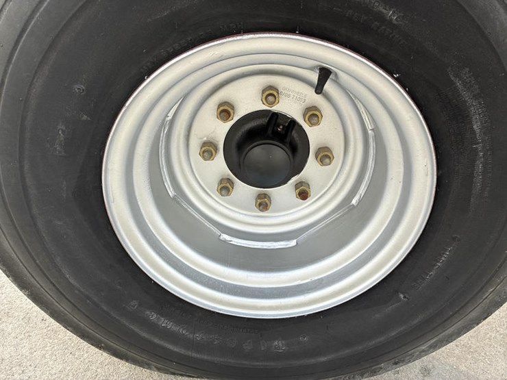 case-ih-mxu130-image-47