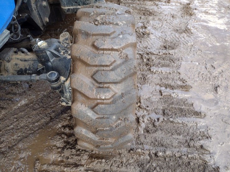 new-holland-boomer-37-image-17