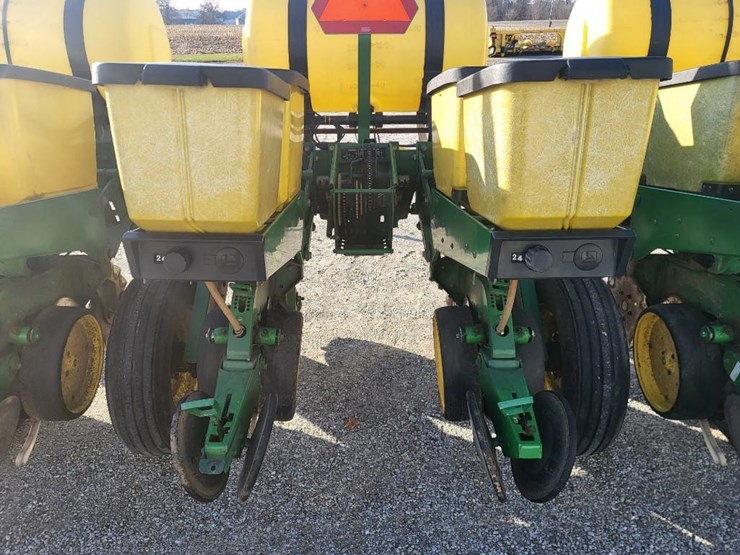 john-deere-7200-image-22