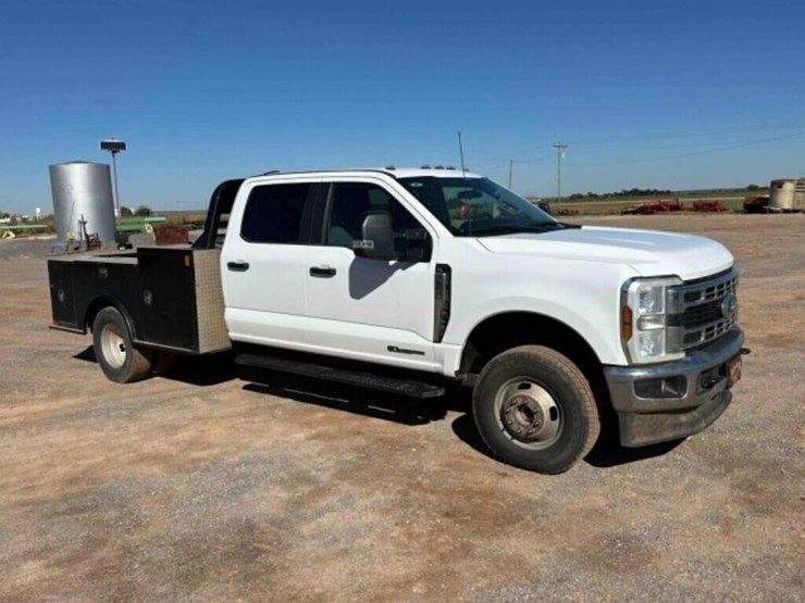 2024-ford-f350dually-1-ton-image-1