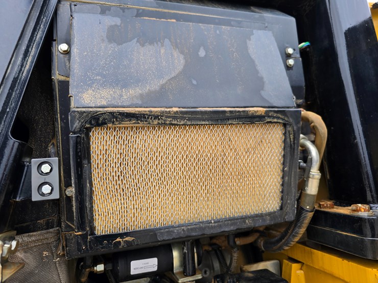 caterpillar-953d-image-87