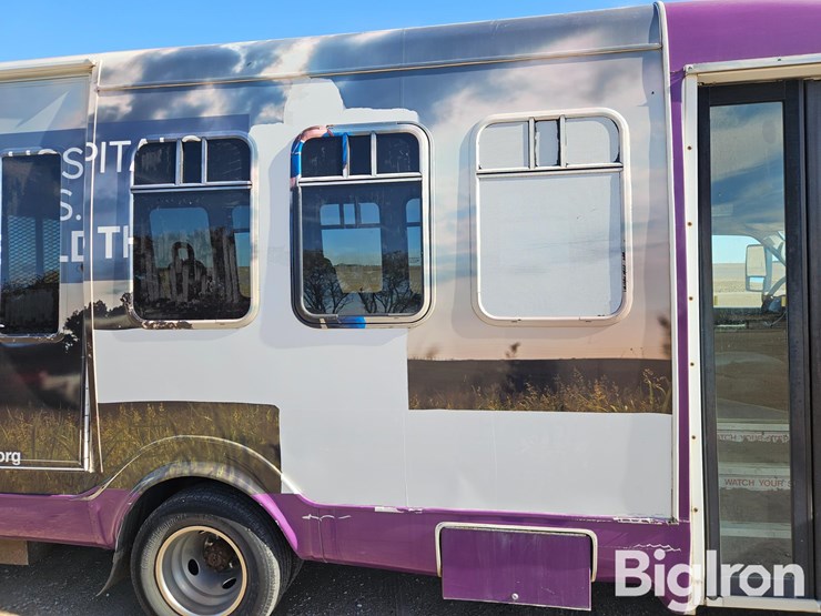 2010-ford-e450-image-14