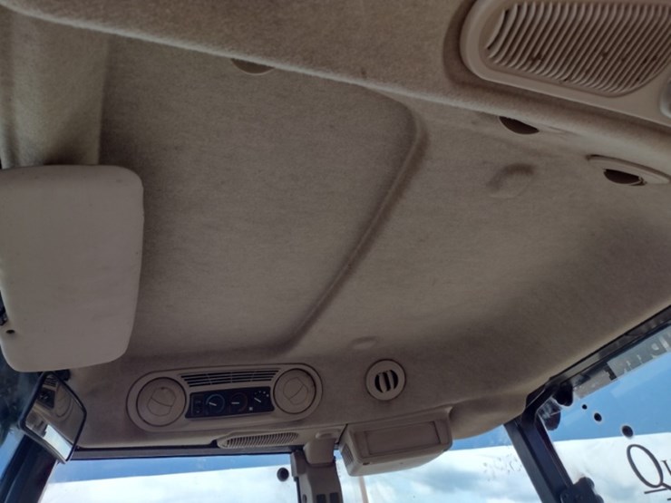 deere-210lj-image-15