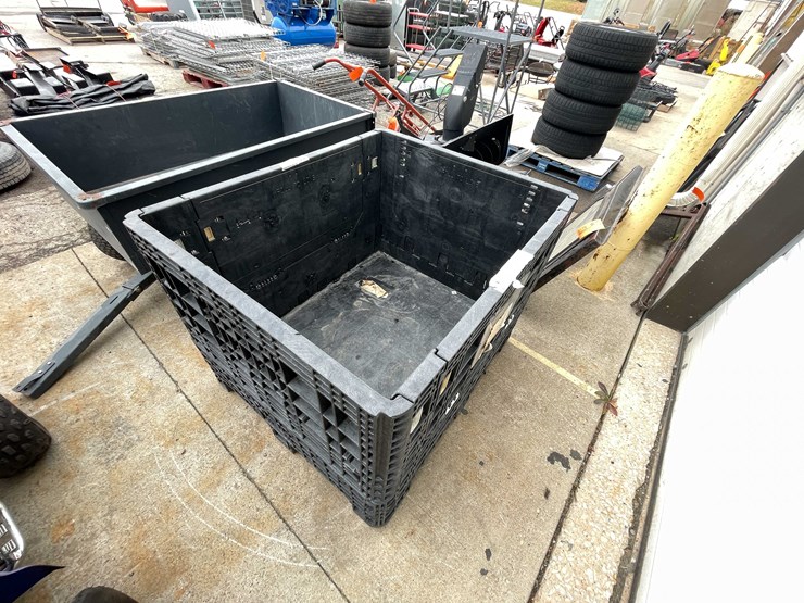 #6101-•-black-plastic-folding-pallet-bin-(door-04)-image-2