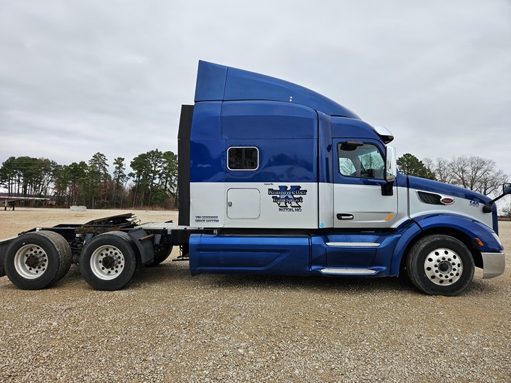 peterbilt-579-image-23