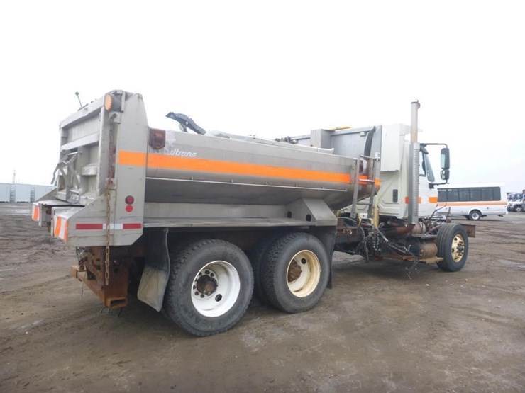 international-7600-image-3