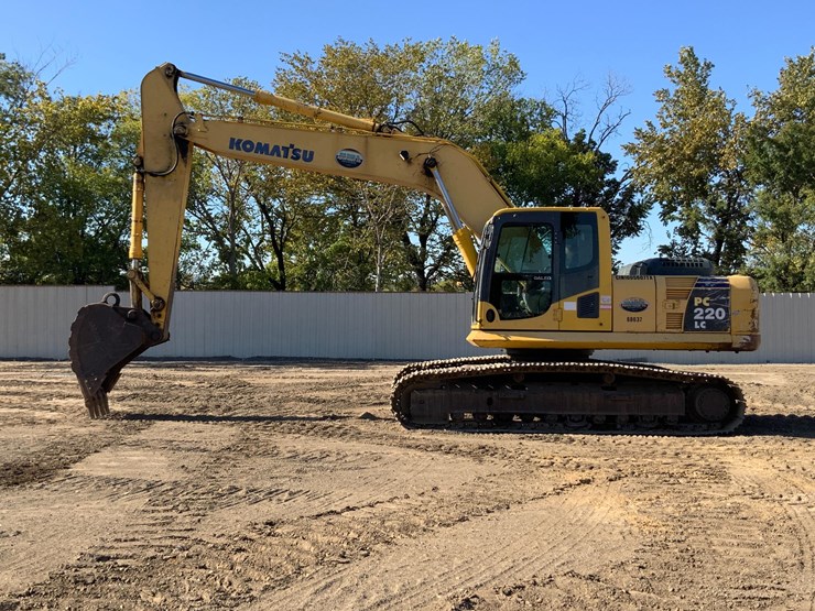 komatsu-pc220-lc-8-image-9