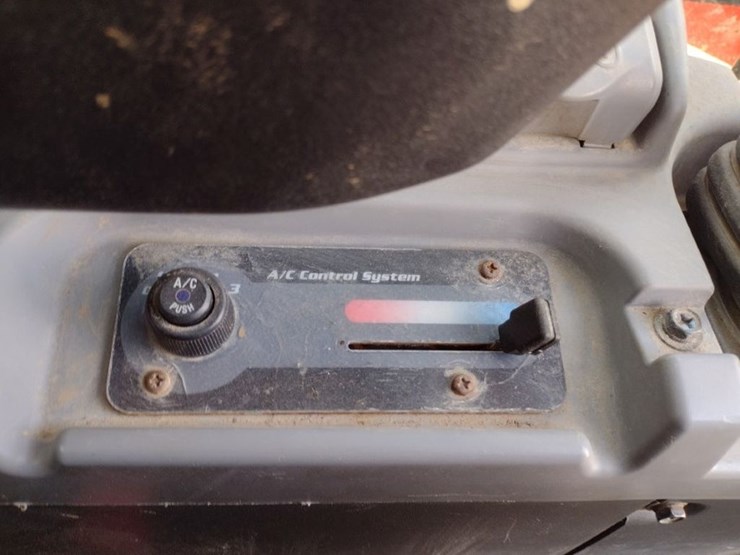 kubota-svl65-image-9