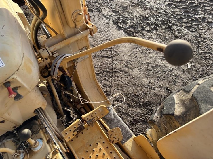 1975-ford-445a-image-35