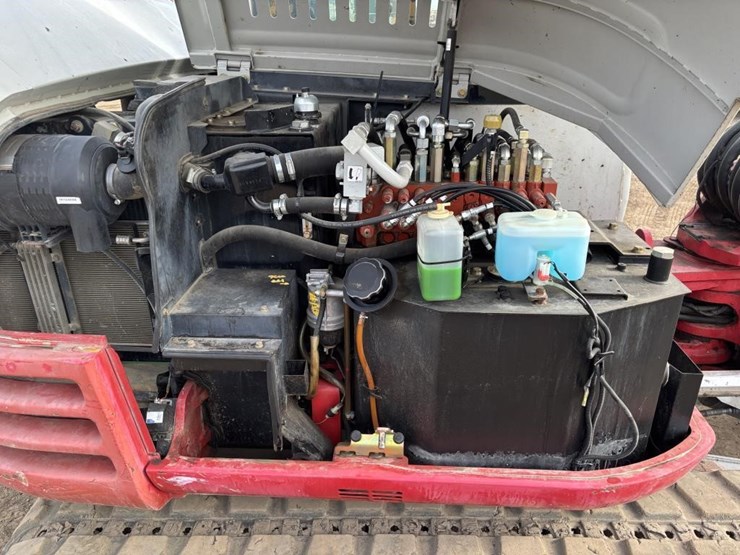 2014-takeuchi-tb290-image-45