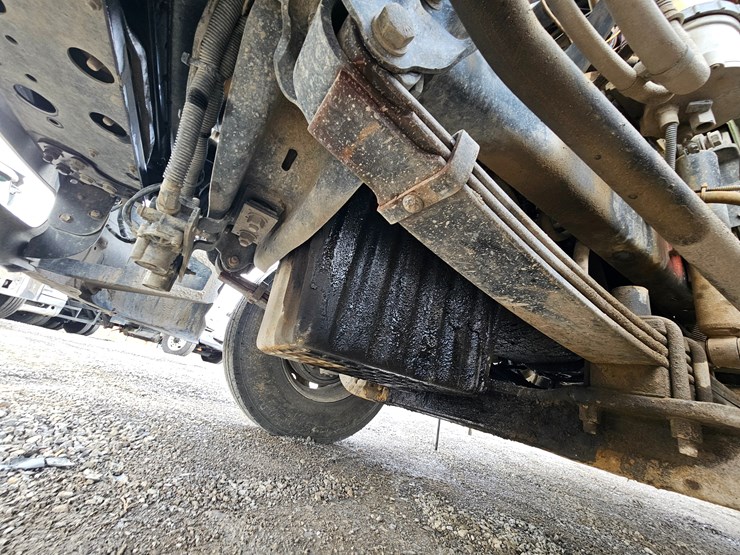 freightliner-columbia-112-image-56