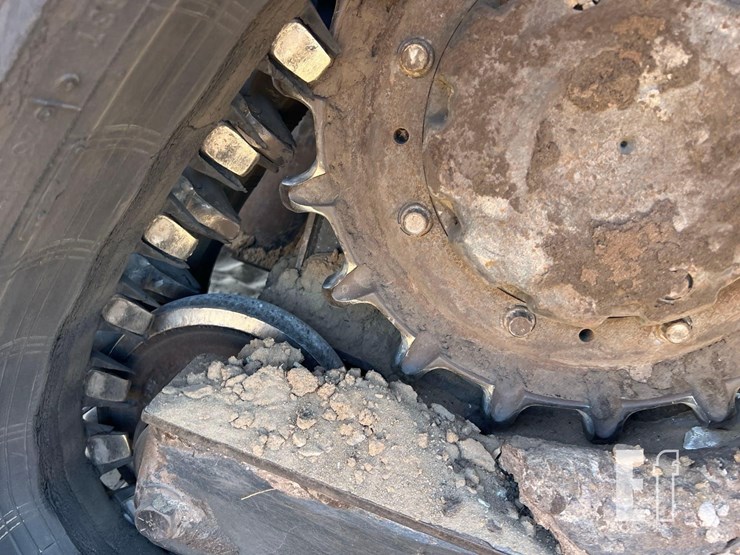 2023-bobcat-t770-image-14