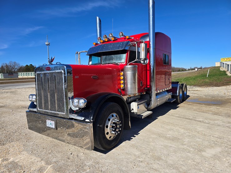 2005-peterbilt-379-image-1