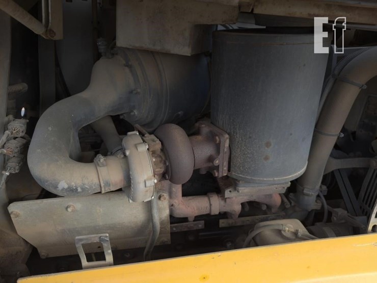 komatsu-d65px-12-image-15