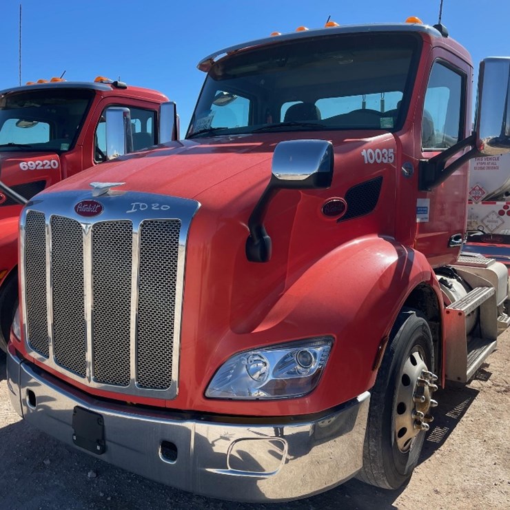 2019 PETERBUILT 579 DAYCAB