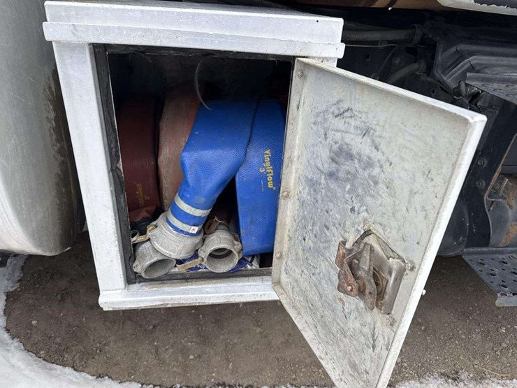 2007-international-7600-image-34