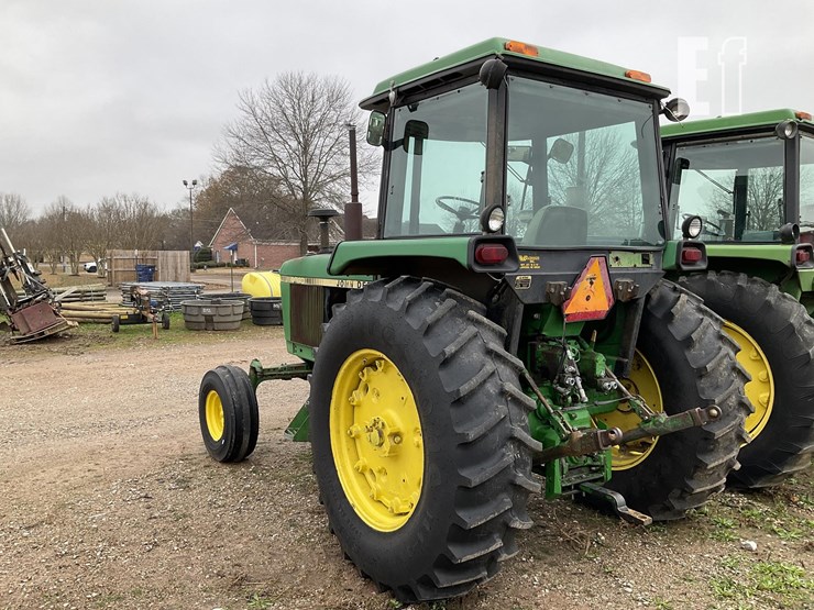 john-deere-4040-image-3