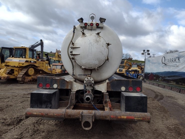 peterbilt-567-image-4