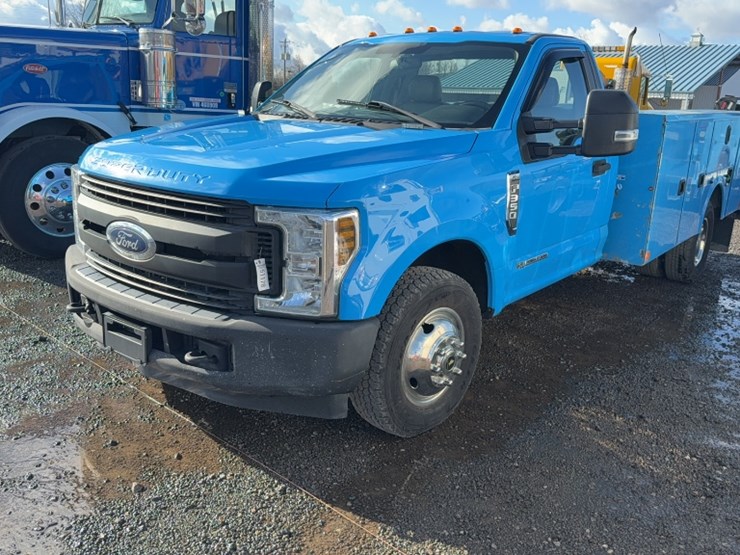 2018-ford-f350-image-1