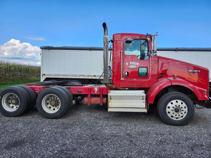 2011-kenworth-t800-image-15