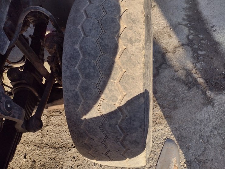 ford-lt9513-image-18