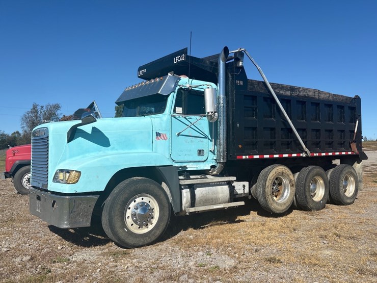 freightliner-fld120-image-1