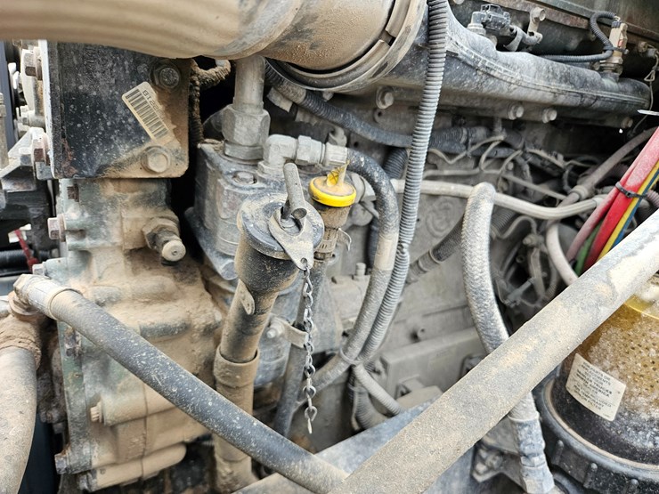 freightliner-columbia-120-image-58