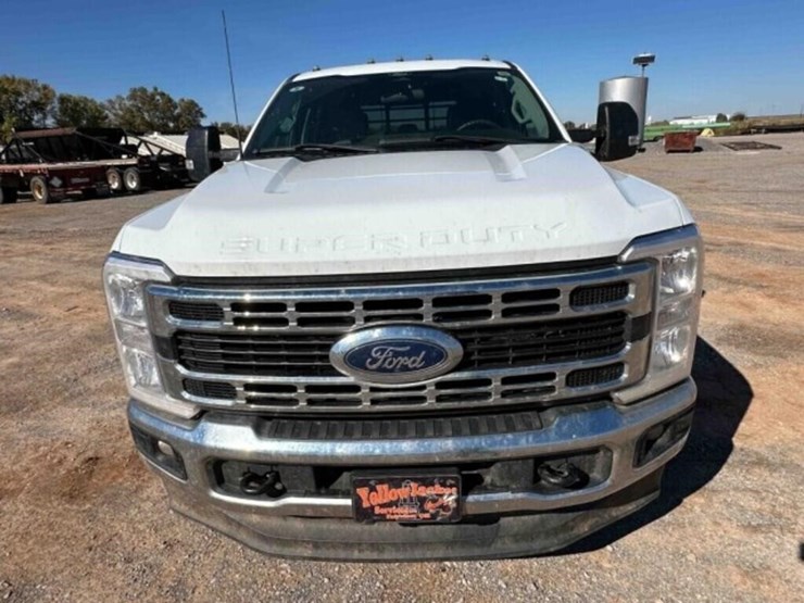 2024-ford-f350dually-1-ton-image-10