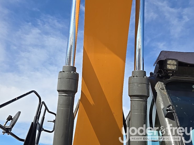 2021-case-cx210-lc-image-55